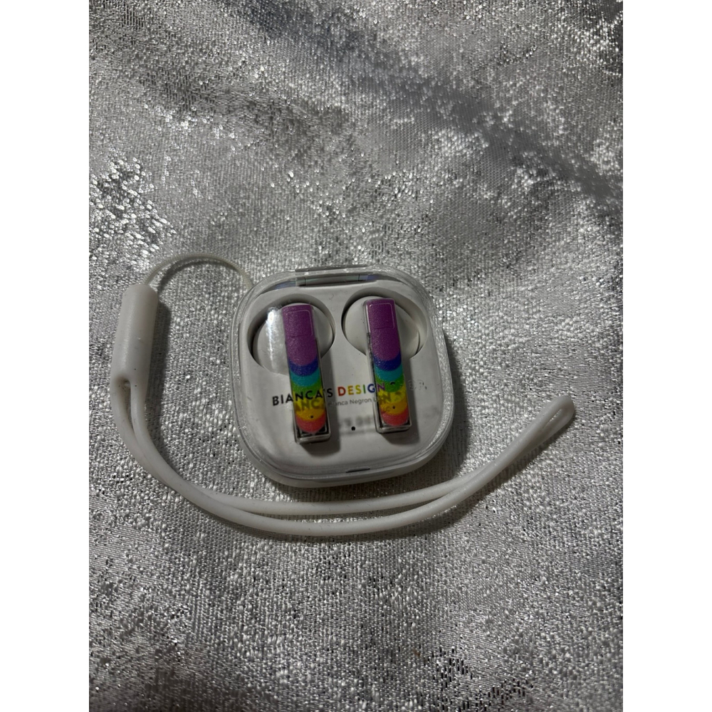AirPods - Picture 4 of 5
